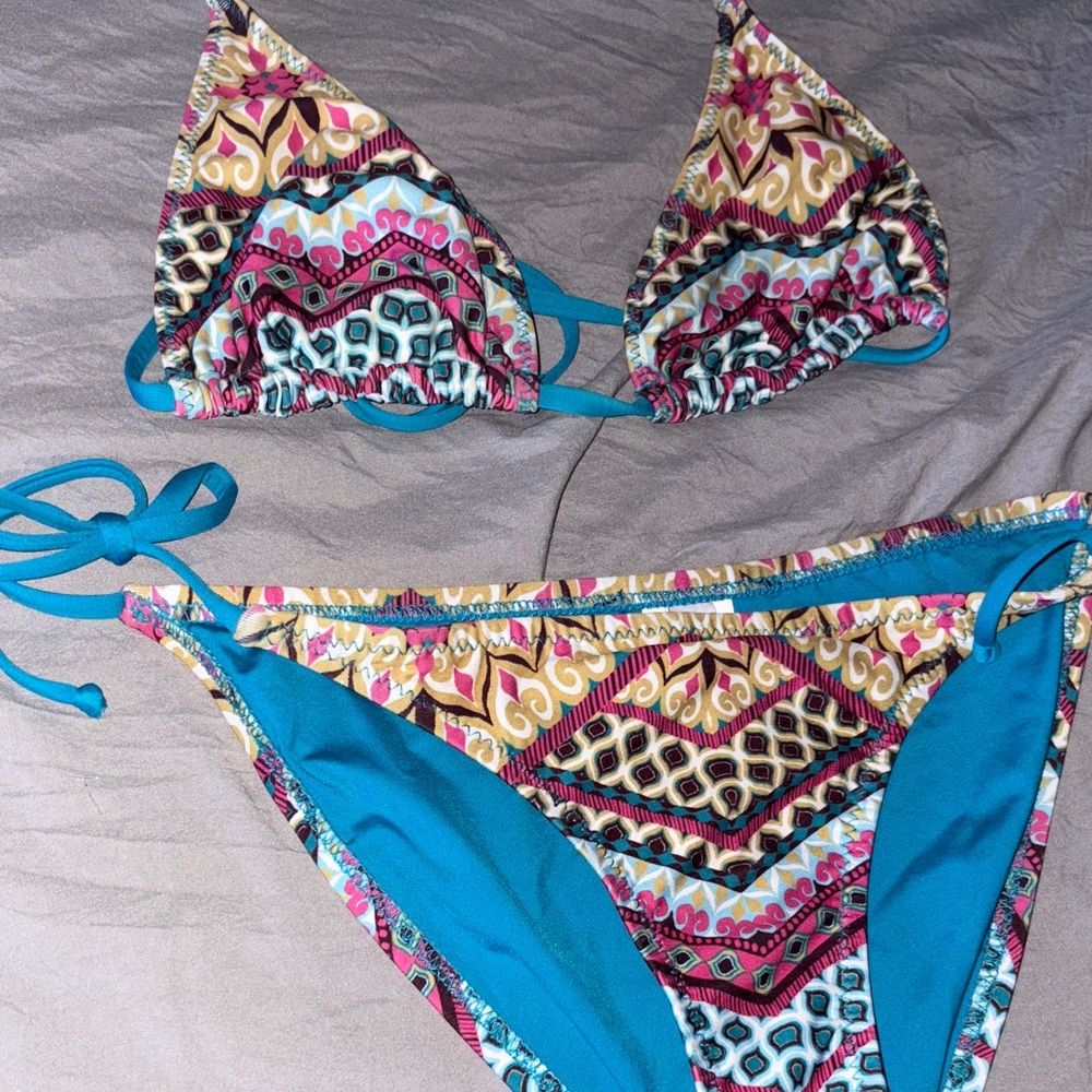 Colorful Geometric Bikini Set - Picture 2 of 7